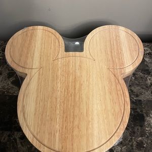 Disney Mickey Mouse cheeseboard with stainless steel tools